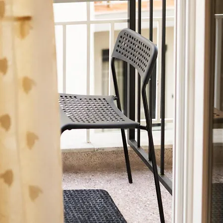 Delmare Nest アパート